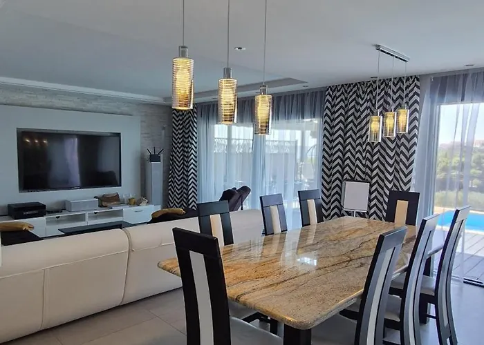 Relax **** Villa Rogoznica (Sibenik-Knin)